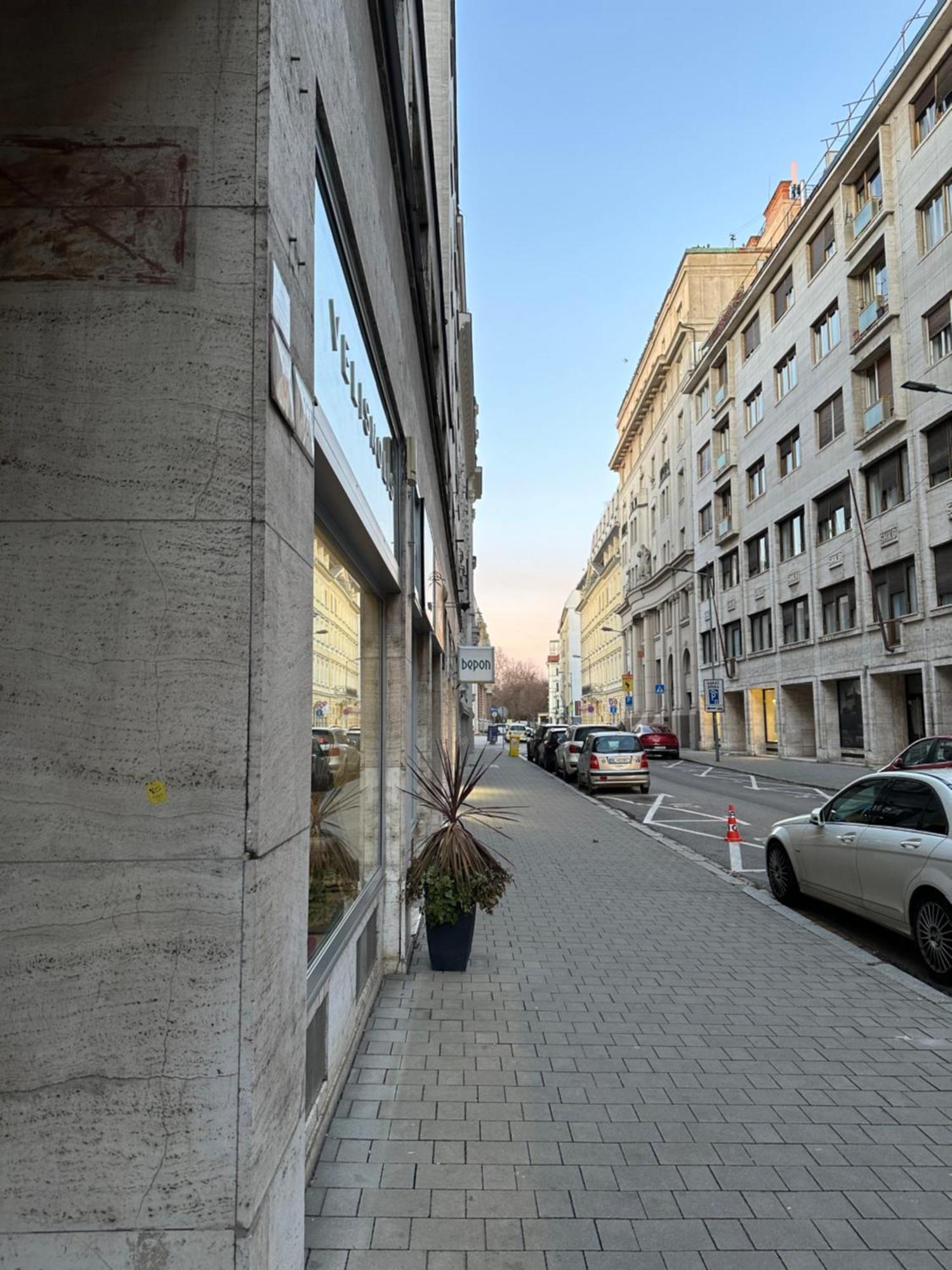 Bratislava Oldtown Apartment 130M2 ,60M2 Terrace And 2 Bathrooms Екстер'єр фото