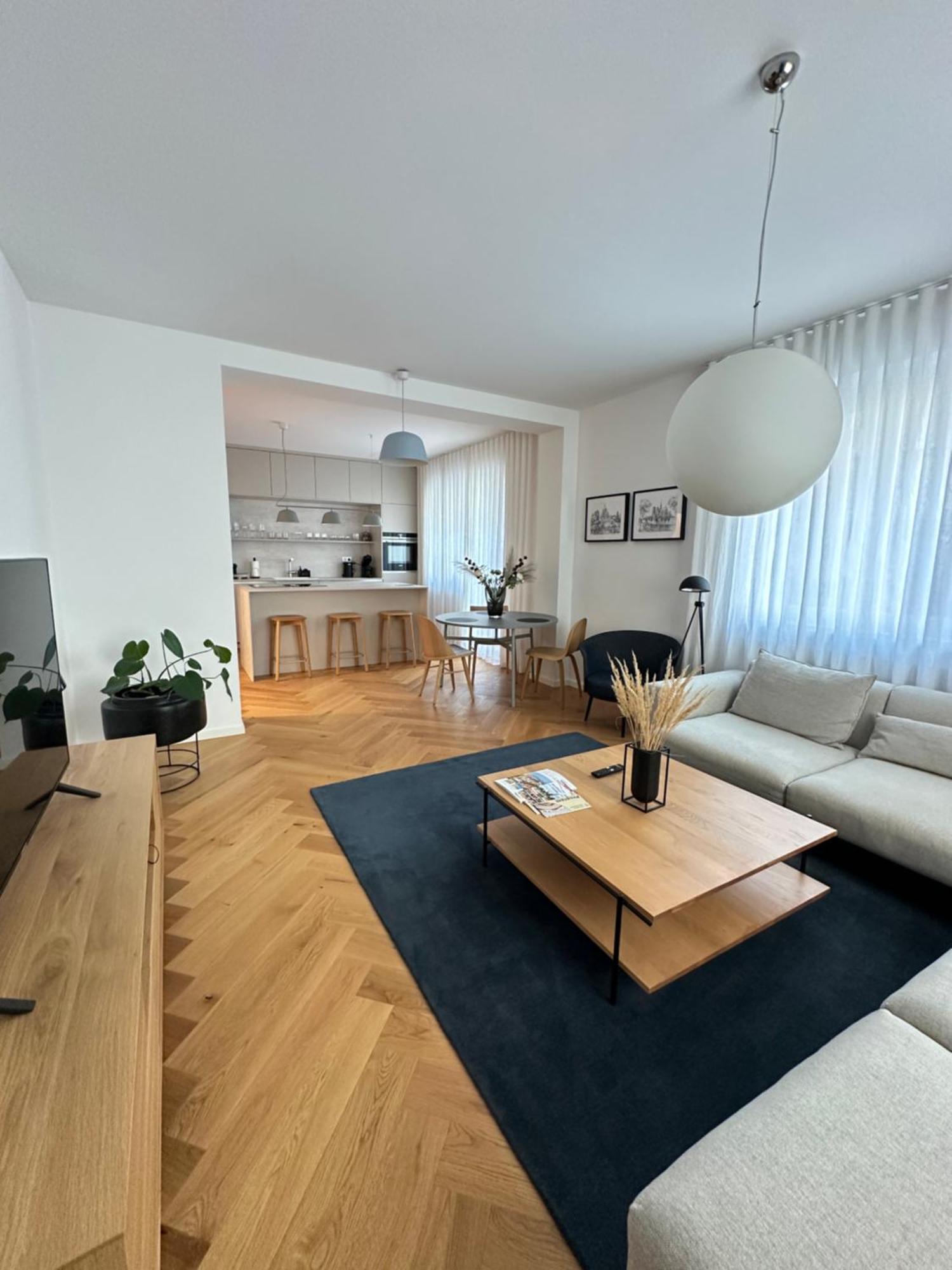 Bratislava Oldtown Apartment 130M2 ,60M2 Terrace And 2 Bathrooms Екстер'єр фото
